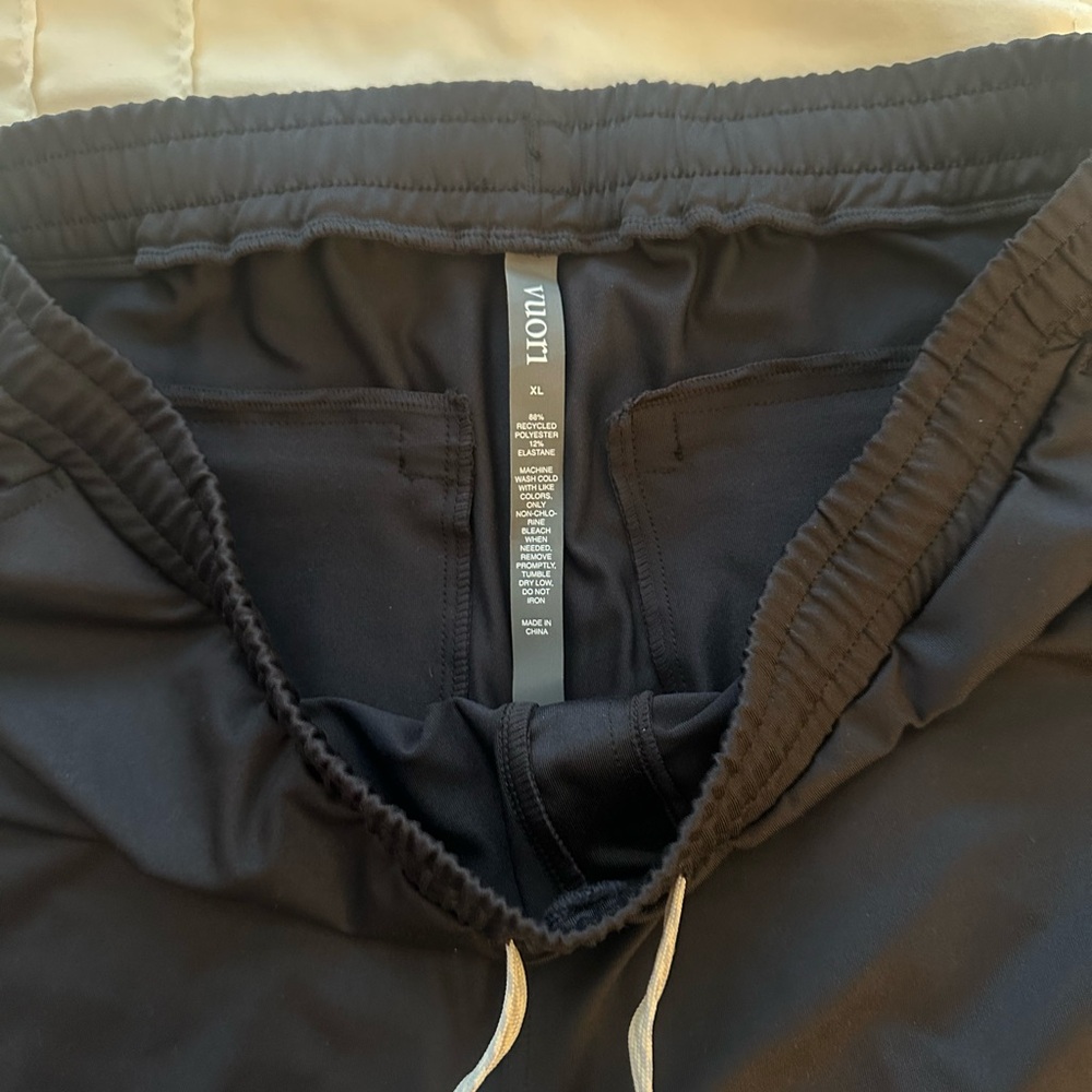 Vuori Black Joggers
